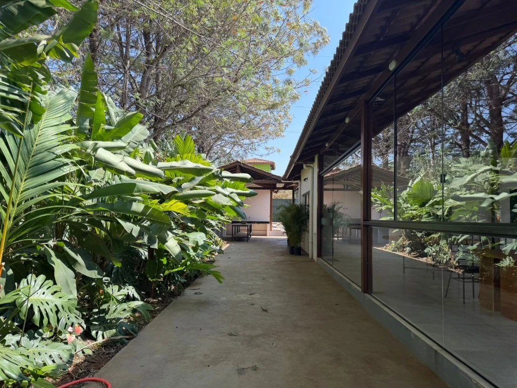 Área para Floristas - Acesso Arborizado & Jardim Tropical